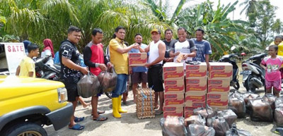 Tak Mau Warganya Susah, Ketua Komisi III DPRD Kuansing Salurkan Bantuan Banjir